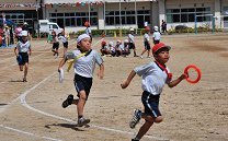 小学１・２年生「団対抗全員リレー」